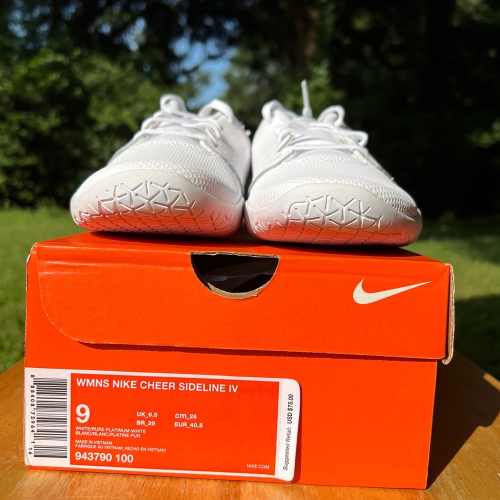Women’s Nike Cheer Sideline IV White
